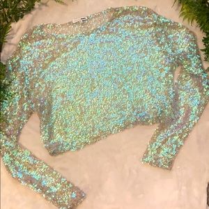 Long sleeve crop top